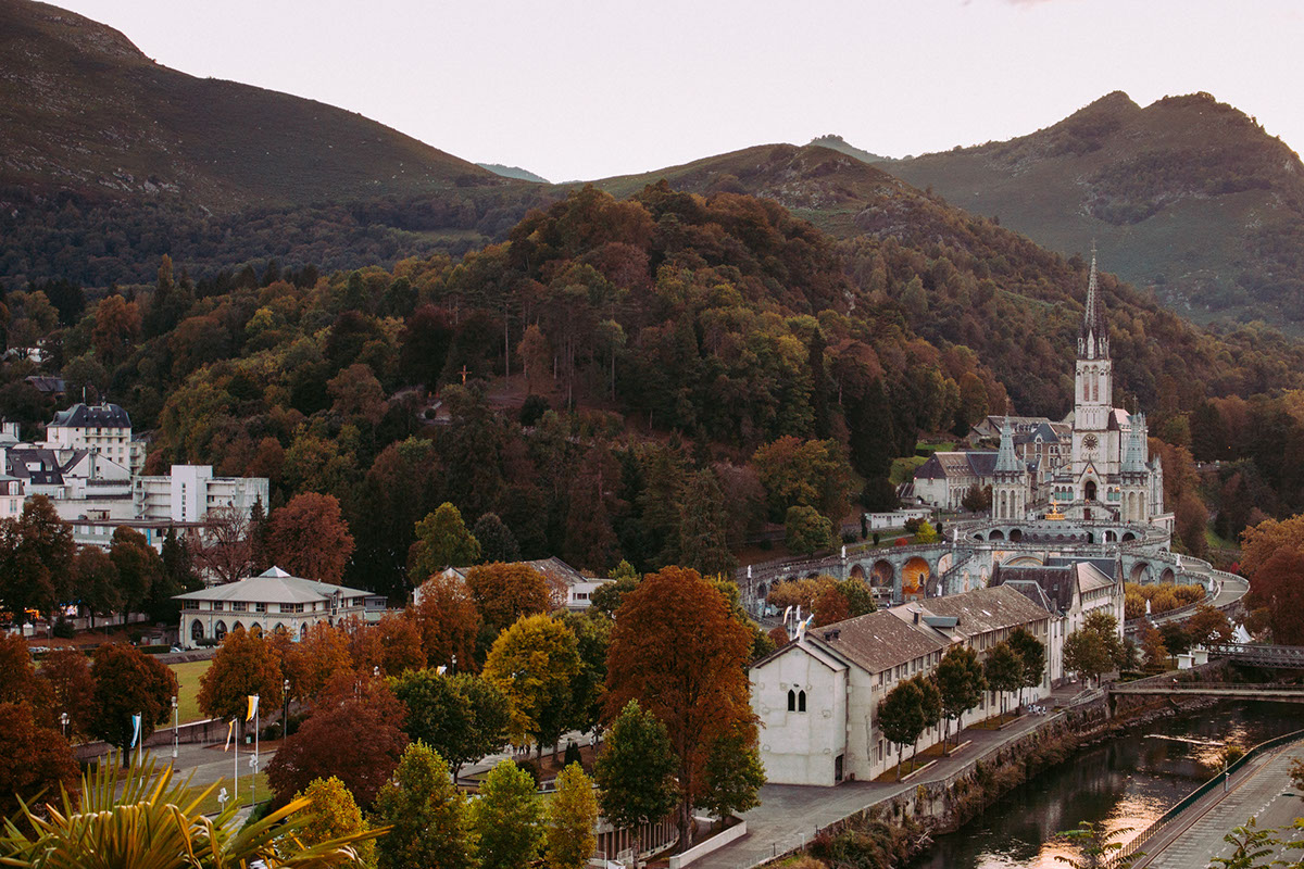 Pilgrimage to Lourdes rendition image